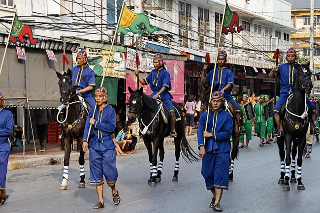 Lopburi King Narai fair-041